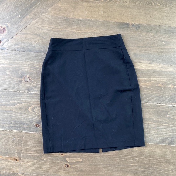 Black pencil skirt - Picture 3 of 5